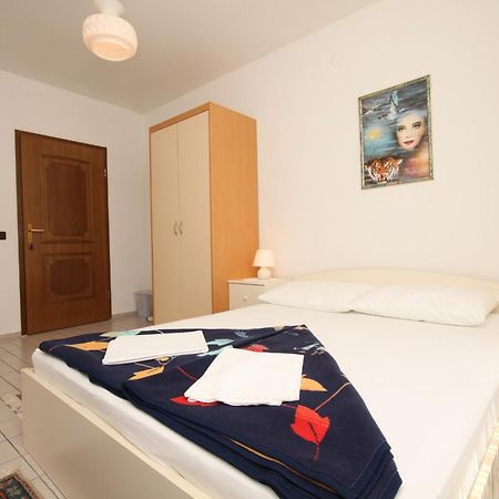 Apartments And Rooms By The Sea Starigrad, Paklenica - 6591 Kamer foto