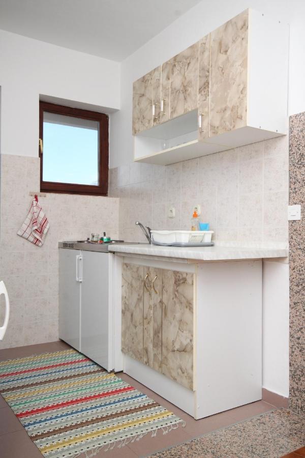 Apartments And Rooms By The Sea Starigrad, Paklenica - 6591 Buitenkant foto