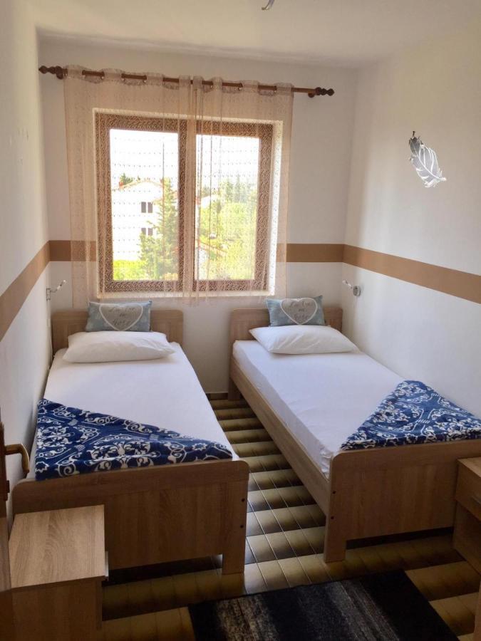Apartments And Rooms By The Sea Starigrad, Paklenica - 6591 Buitenkant foto